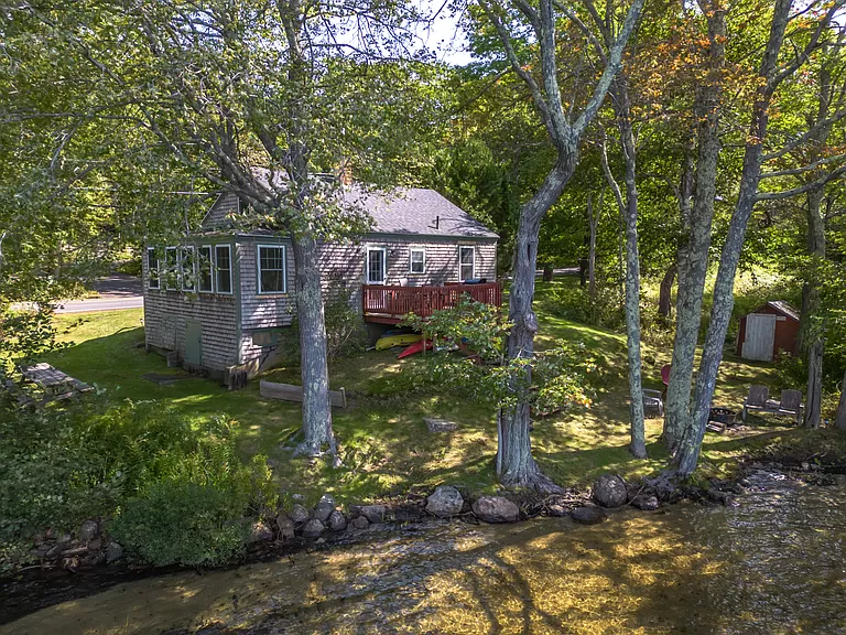 maine waterfront homes