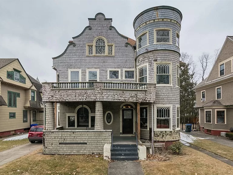 Massachusetts Homes for Sale: Offering Victorian Grandeur and Modern Comforts.