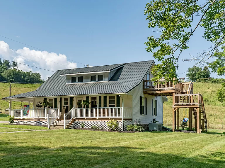 Tennessee farmhouse for sale