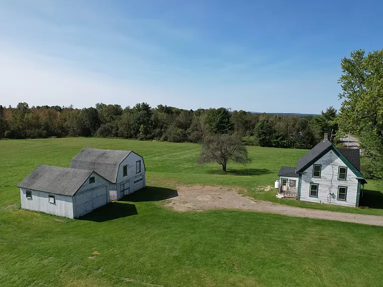 Maine Farm for Sale: A rare country living 50 acres of land in Maine.