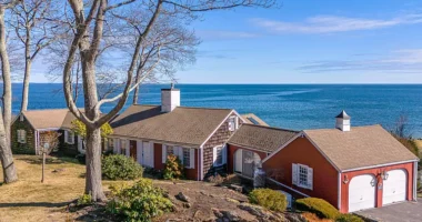 Maine Oceanfront Homes for Sale, A Coastal Haven on the Rocky Coast of Maine.