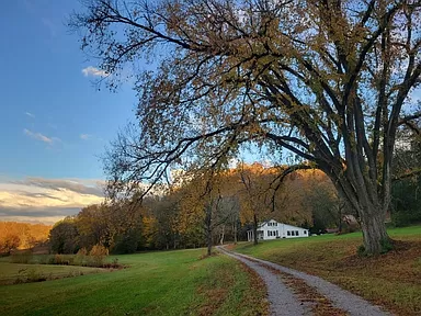 Tennessee Farmhouse For Sale: Experience the Tennessee Country Homes Living with Your Own Piece of Tennessee Rolling Farms.