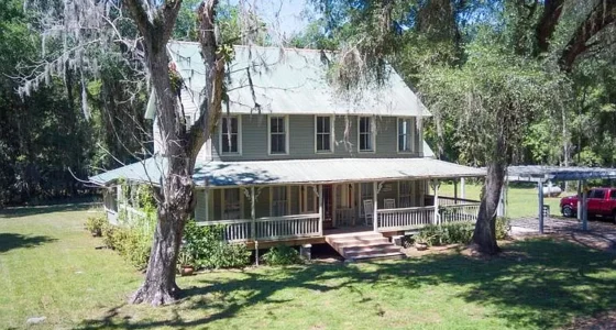 Your dream Florida home for sale, Explore this 1929 home on 5.29 acres of land.