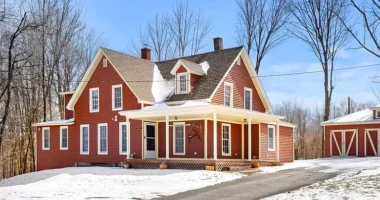 Rustic New Hampshire farmhouse for sale, Your Ideal Fully Furnished Home in New Hampshire.