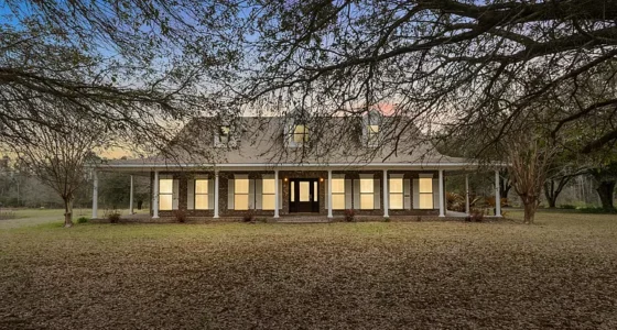 Adorable Mississippi farmhouse for sale, a 3-bedroom homestead on 34 acres of land.