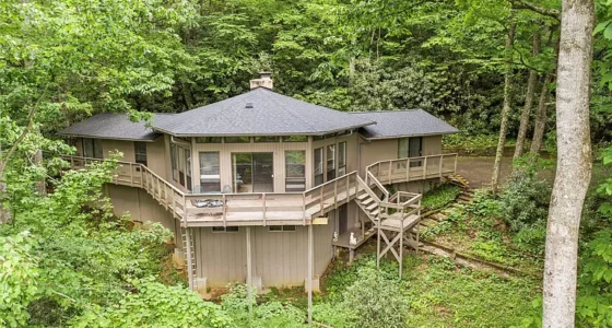 Adorable North Carolina homes for sale, a cheap NC mountain home for vacation.