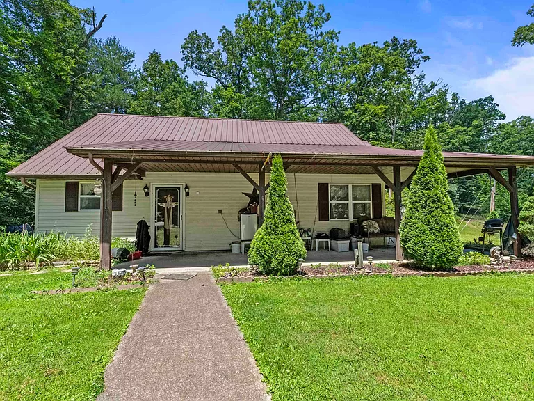 Affordable Kentucky Farms for Sale: A Peaceful Oasis on 35 Acres for Retirement.