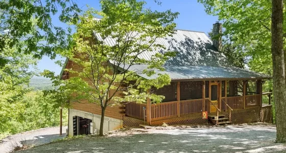 North Carolina Cabins for Sale: Fully Furnished Log Home with Breathtaking Views.