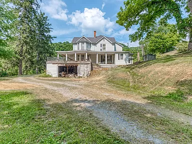 Historic Virginia Homes for Sale: Home in Rich Valley with 4 Acres and River Access.