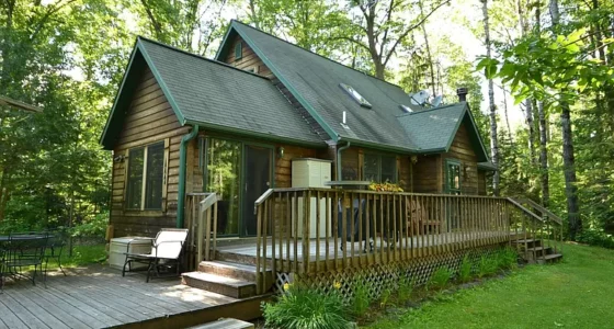 Minnesota Log Cabin for Sale, Acreage Cabin on 4 Acres by Kettle River.