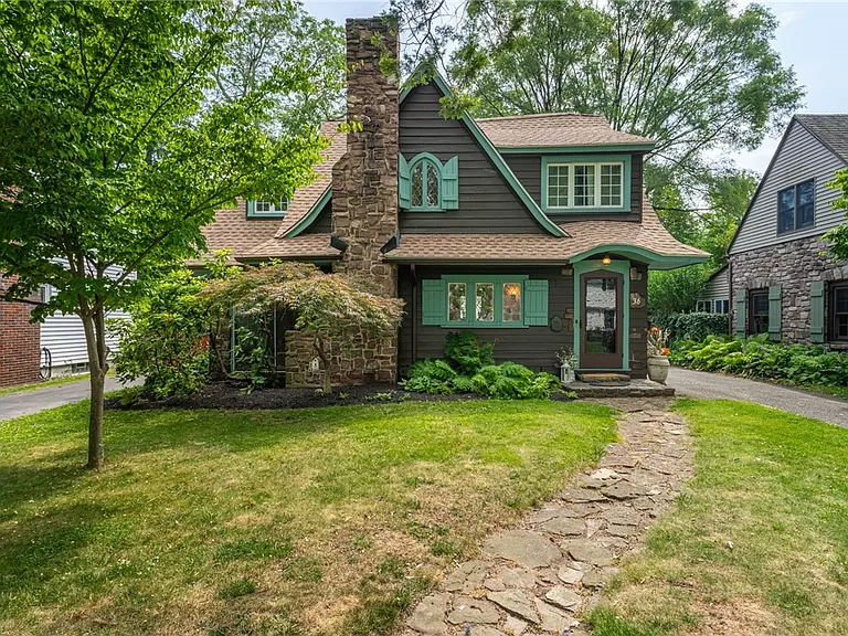 New York Real Estate for Sale, Move-In-Ready Cottage in Brighton.