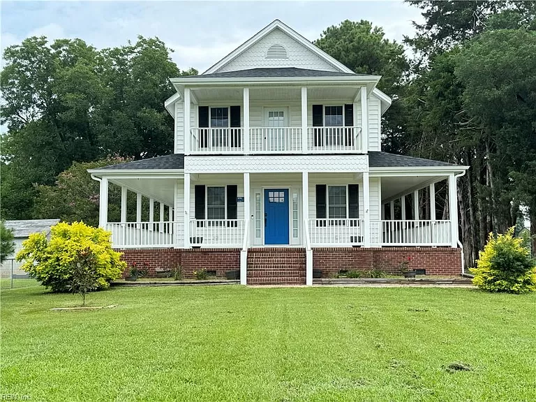 North Carolina Waterfront Homes for Sale: Creek-Front Home with Wrap-Around Porch.