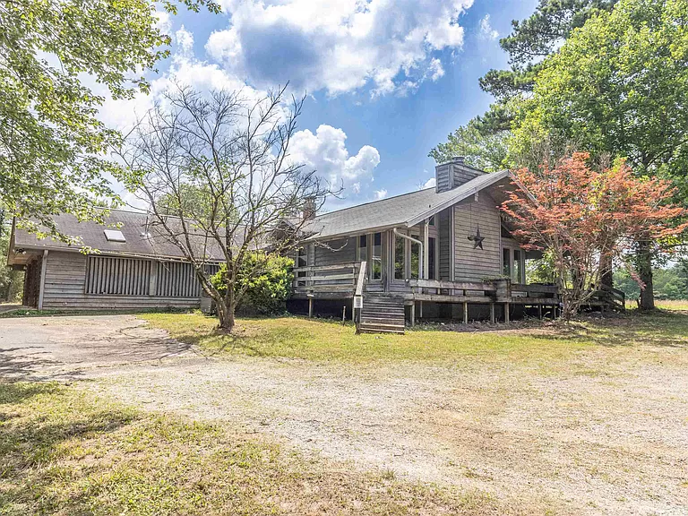 Charming Tennessee Farmhouse for Sale, TN Farm Real Estate.