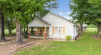 Affordable Tennessee Farmhouse for Sale on 10 Acres for $144k.