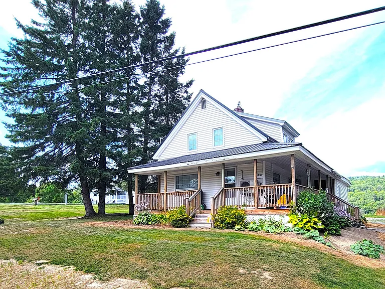 Charming Maine Waterfront Property for Sale on 3.6 acres with a Farmhouse.