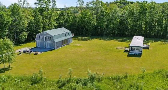 Captivating Vermont Homes for Sale, 9-Acre Isle La Motte Property.