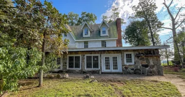 Virginia Farmhouse for Sale: Renovation Ready with FHA 203K Loan.