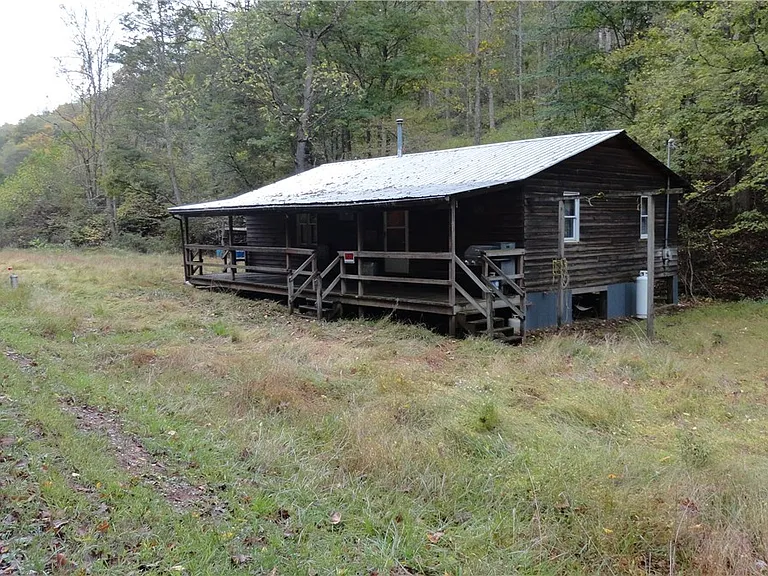 West Virginia Farms for Sale On 24 Acres.