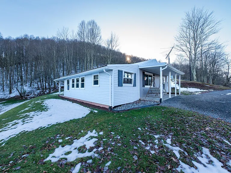 West Virginia Cabins for Sale On 17 Acres